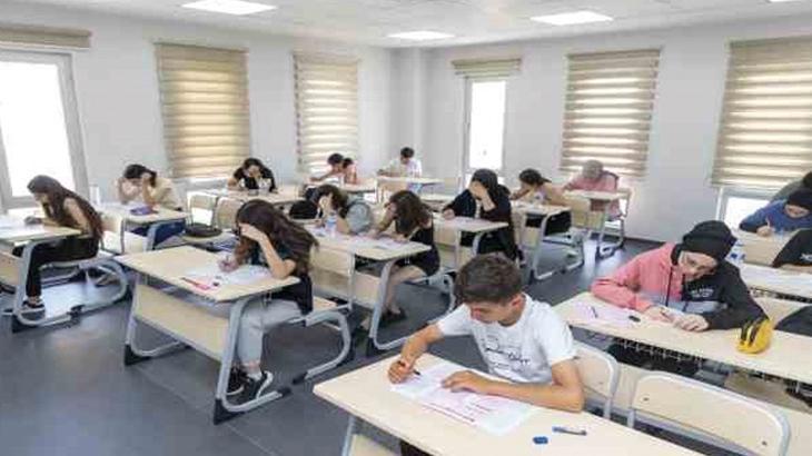 Kursa düşük puan veren öğrenci atıldı