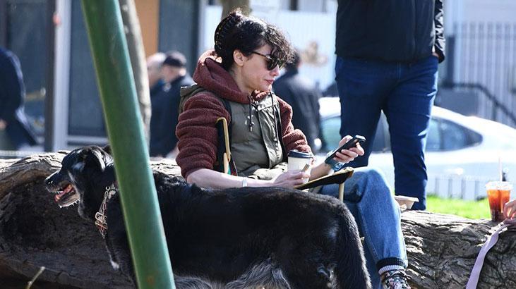 Birce Akalay’ın Bebek keyfi! Görüntülenmediğinden emin olmak için devamlı etrafına bakındı