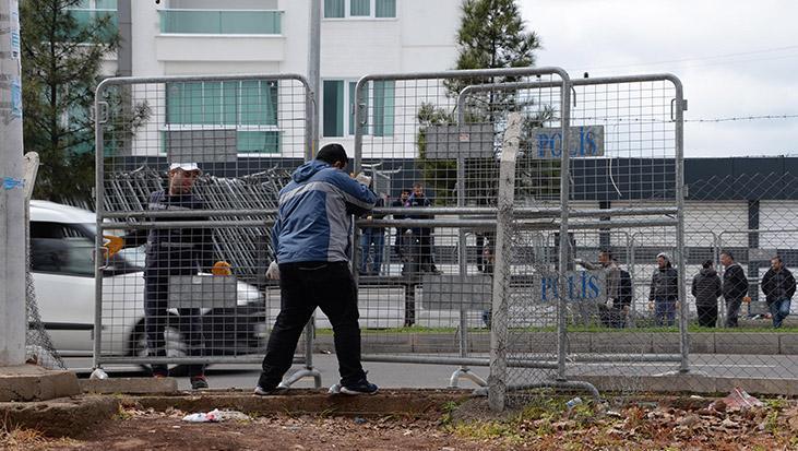 Nevruz hazırlığı! 10 kilometreyi bulan bariyerler