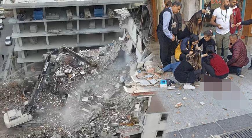Geçen yıl bir kişi hayatını kaybetmişti! Avcılar’da yıkım sırasında korkutan an