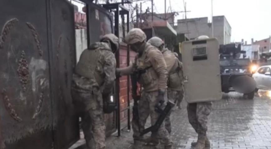 Yer: Batman! Sokağı savaş alanına çeviren terör yandaşları gözaltına alındı