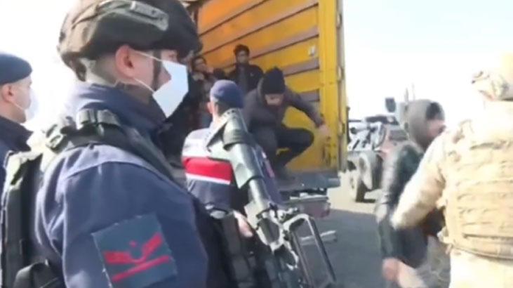 6 ilde göçmen kaçakçılarına operasyon!