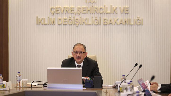 Bakan Özhaseki: Evlerimizi hak sahiplerine etap etap teslim ediyoruz