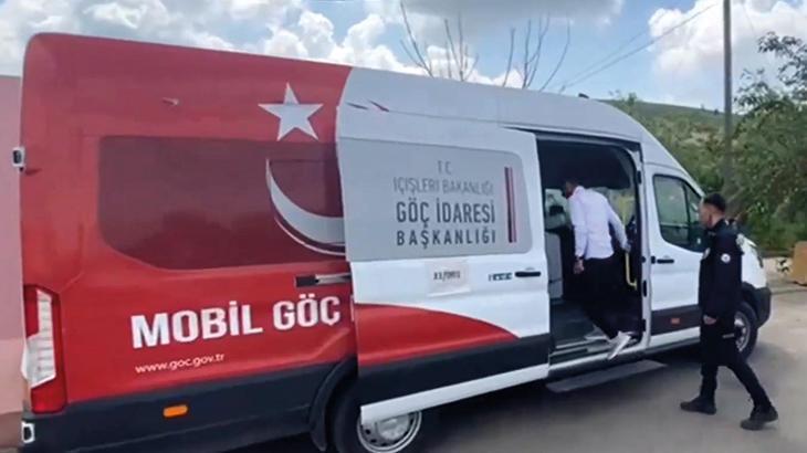 Bakan Yerlikaya açıkladı: Bayram tatilinde 2 bin 101 düzensiz göçmen yakalandı