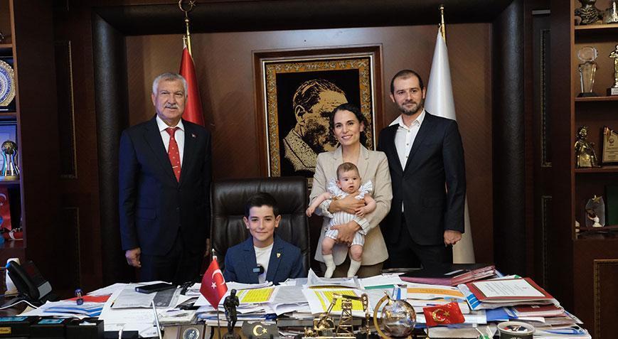 Zeydan Karalar koltuğunu minik Ata Ergül’e teslim etti