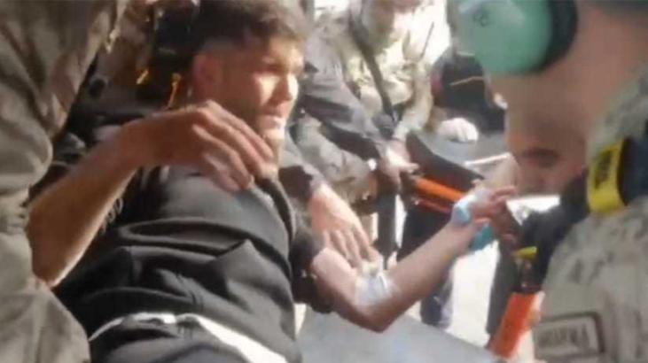 Yılan ısırdı! Askeri helikopterle alınıp, ambulansla hastaneye götürüldü