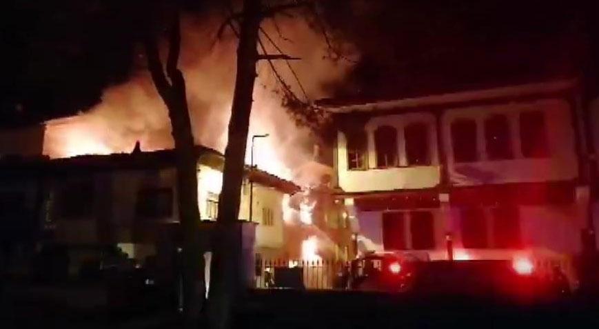Amasya’da 100 yıllık tarihi konakta yangın! 1 kişi hayatını kaybetti