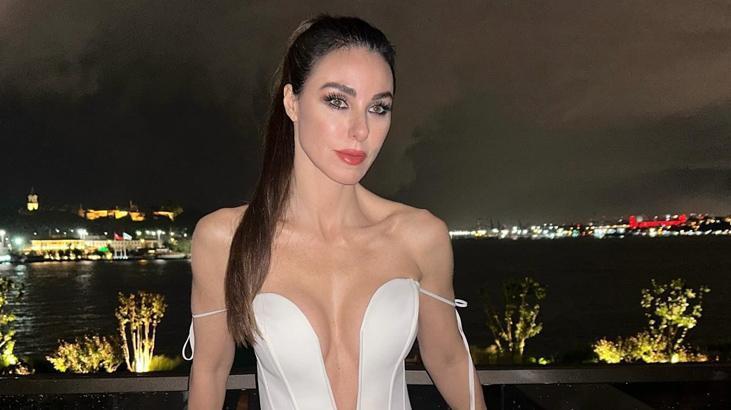 Defne Samyeli tarzıyla tam not aldı! Mücevherlerinin fiyatı dudak uçuklattı