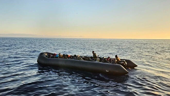 Karaburun Açıklarında 40 Kaçak Göçmen Yakalandı