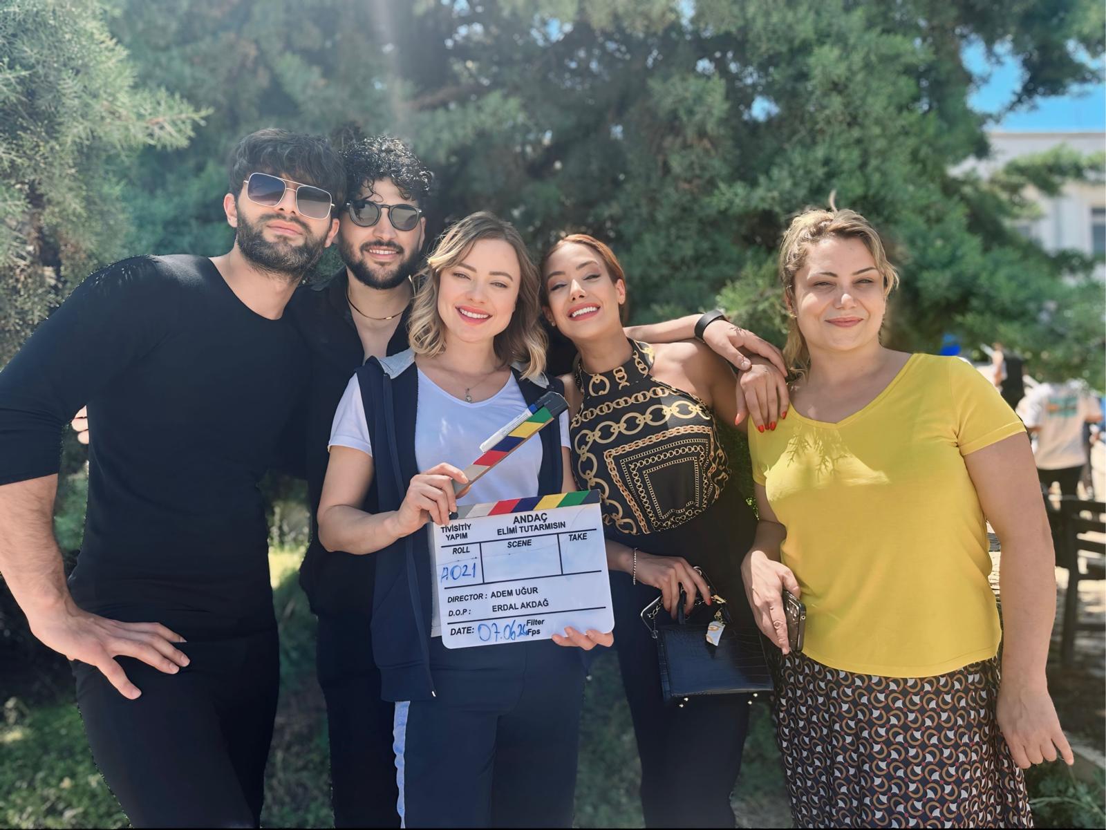 ANDAÇ Elimi Tutarmısın Umut Aksoy’dan İz Bırakan Bir Performans