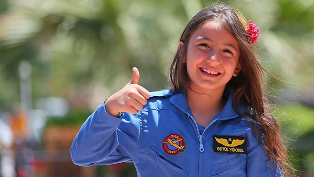 Betül’ün Pilotluk Hayali Gerçekleşti: THY Üniversitesi’nden Burs Kazandı