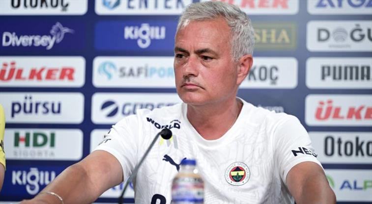 Gazetecinin Tekrar Eden Sorusu Mourinho’yu Delirtti: Bu İnatçılığın Nedeni Nedir?