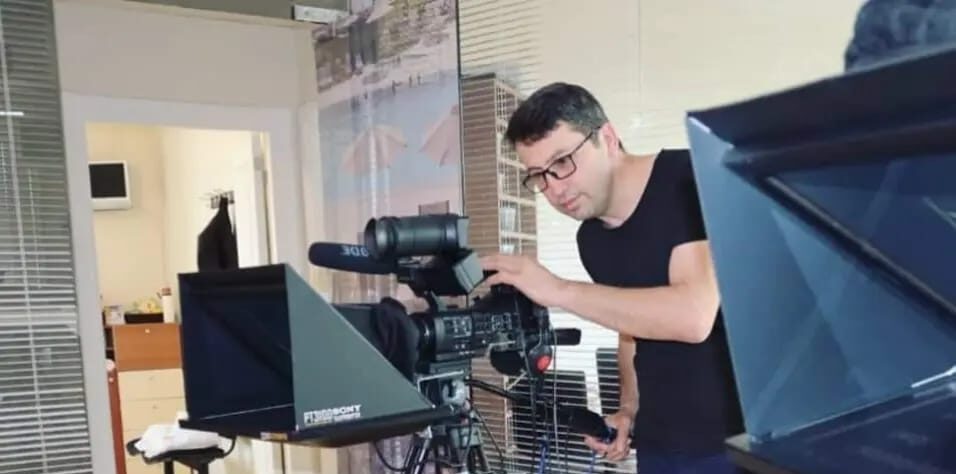 Mütevazı Bir Uzman: Moderator Salih Emrah’ın Başarı Hikayesi