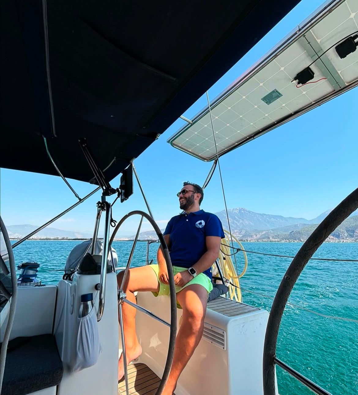 Sailors in Yellow Shorts: Akşamları DJ ve Enstrümantal Performanslarla Göcek’te Parti