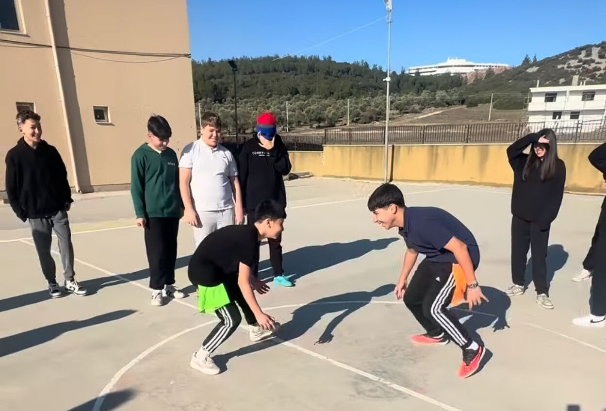 Askıda İyilik: Küçük Hediyelerle Büyük Gülümsemeler