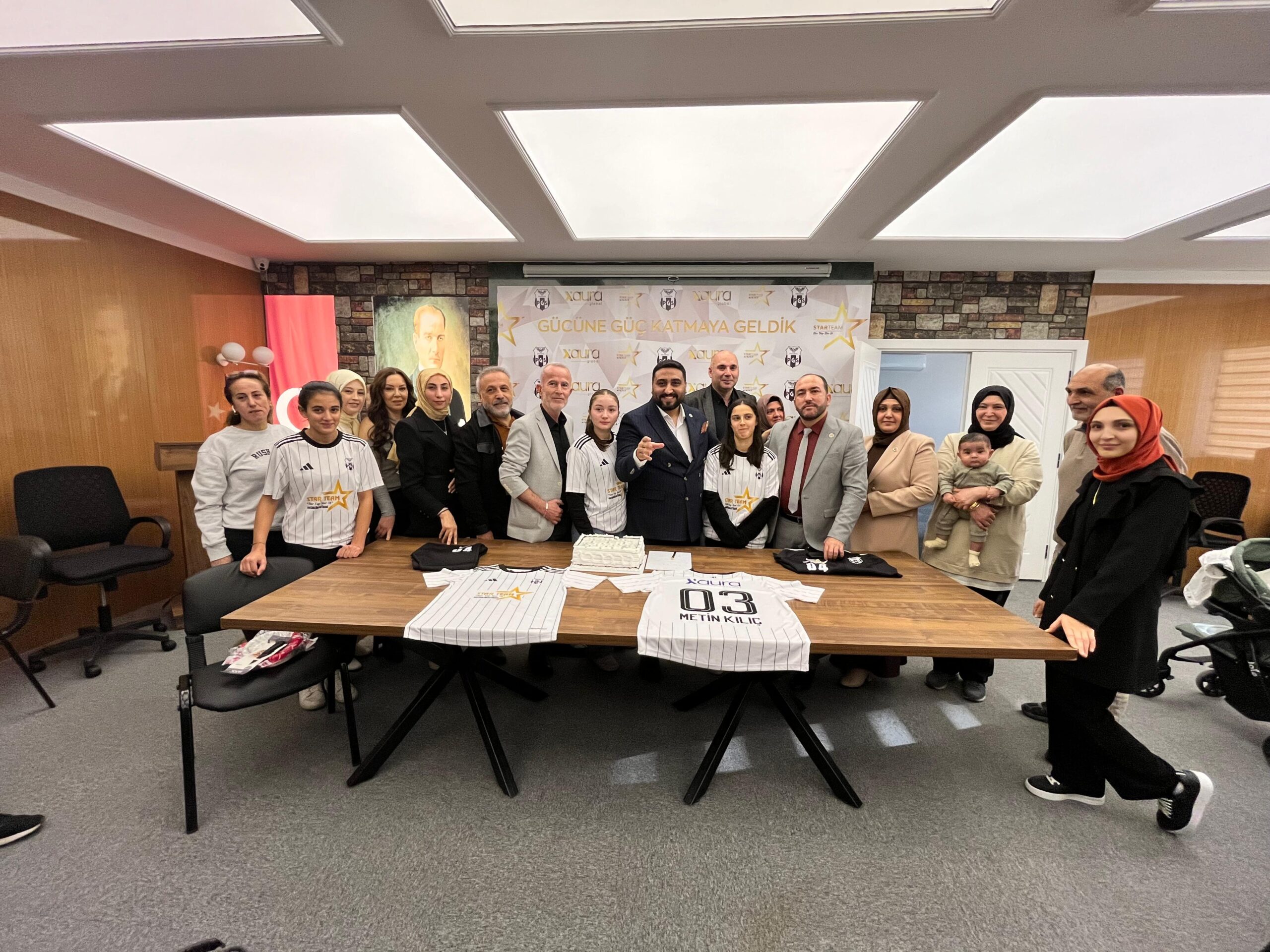 Metin Kılıç’ın Liderliğinde, Pendik Güven Spor Kulübü Kadın Futbol Takımı Star Team ve Xaura Desteğiyle Yükseliyor