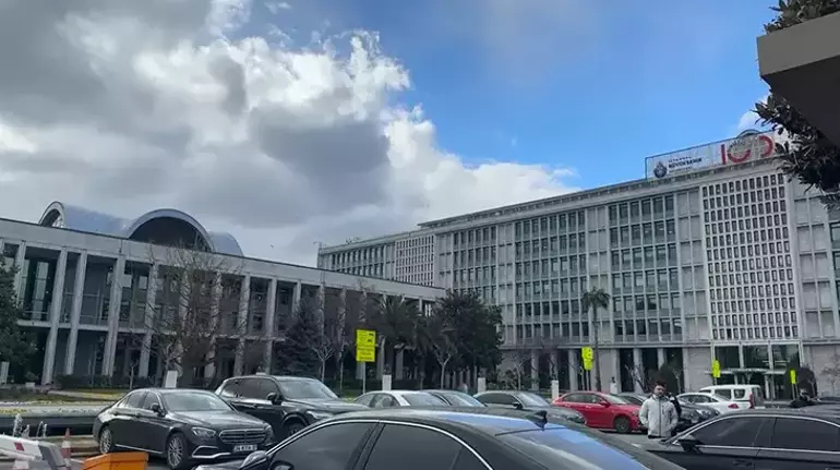 İstanbul Valiliği İBB Çevresini Trafiğe Kapatıyor