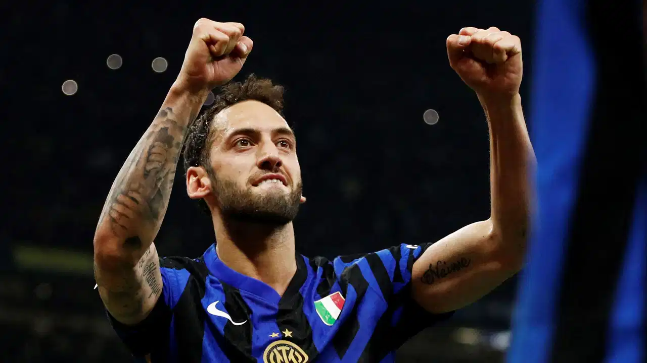 Galatasaray iddialarına yanıt verdi! Hakan Çalhanoğlu’ndan dikkat çeken transfer açıklaması.