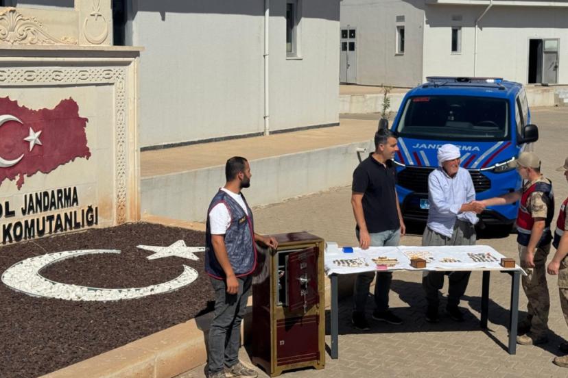 Amca Yeğen Arasındaki Altın Çatışması: 3 Milyon TL’lik Kasa Gübre Yığınının Altında Bulundu