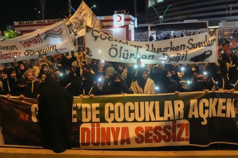 İsrail’in Gazze’ye saldırıları Diyarbakır’da protesto edildi