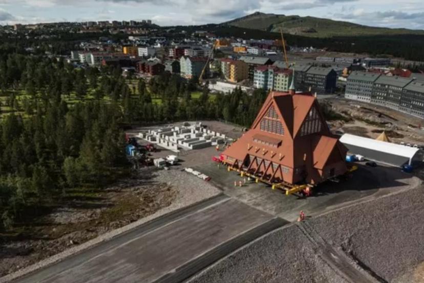 İsveç’te 113 yıllık kilise, 5 kilometre uzağa taşındı