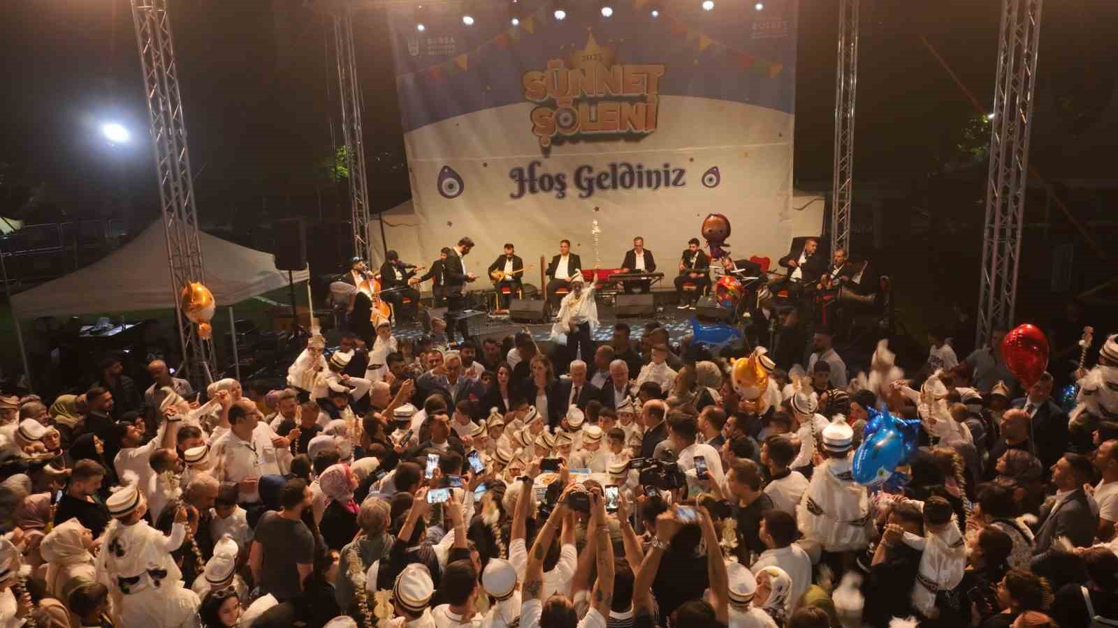 Bursa’da Geleneksel Sünnet Şöleni Coşkusu