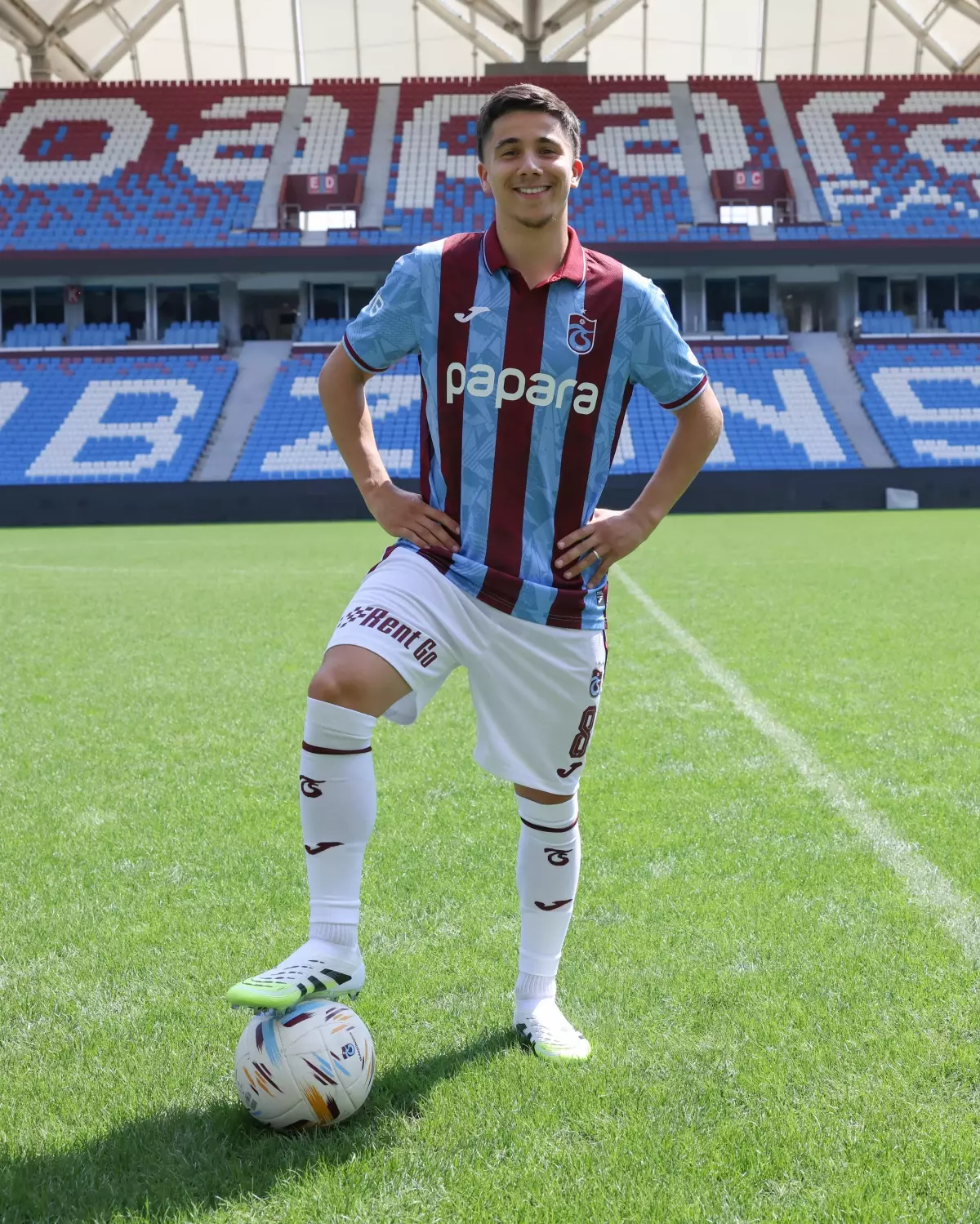 Trabzonspor’un Yeni Transferi Bouchouari Resmen Duyuruldu