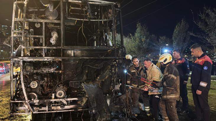 İzmir’de ESHOT Otobüsünde Motor Yangını: Yolcular Tahliye Edildi