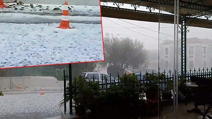 Ayvalık’ta Doludan Beyaza Bürünen Sokaklar