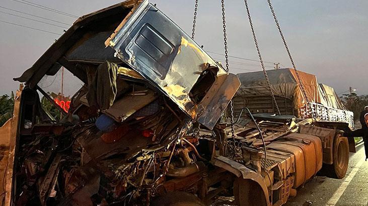 Kargıcak’ta Yolcu Otobüsü TIR’a Arkadan Çarptı: 5 Yaralı