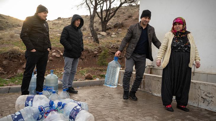 Sincan’da Su Çilesi Vatandaşlar Çeşme Başında Kuyruğa Girdi