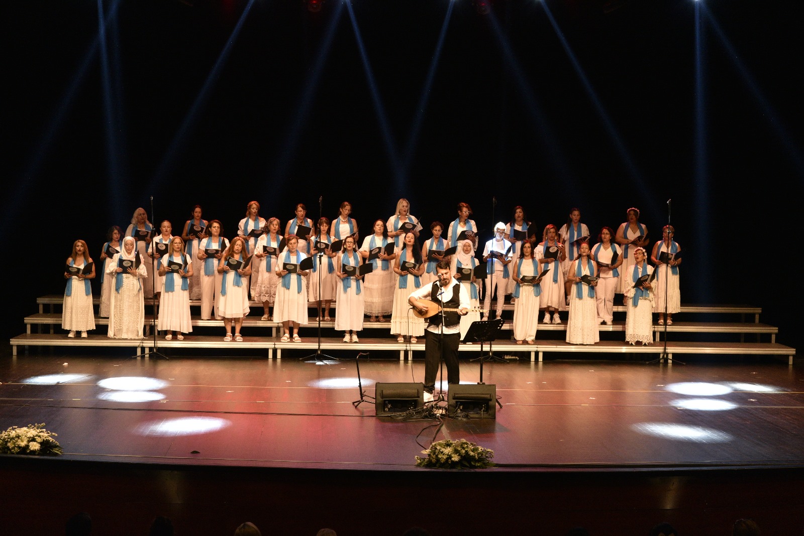 El Ele Sanat Mersin’i Büyüledi: Sanatın Işığı Bu Kez Tek Bir Çatıdan Yükseldi