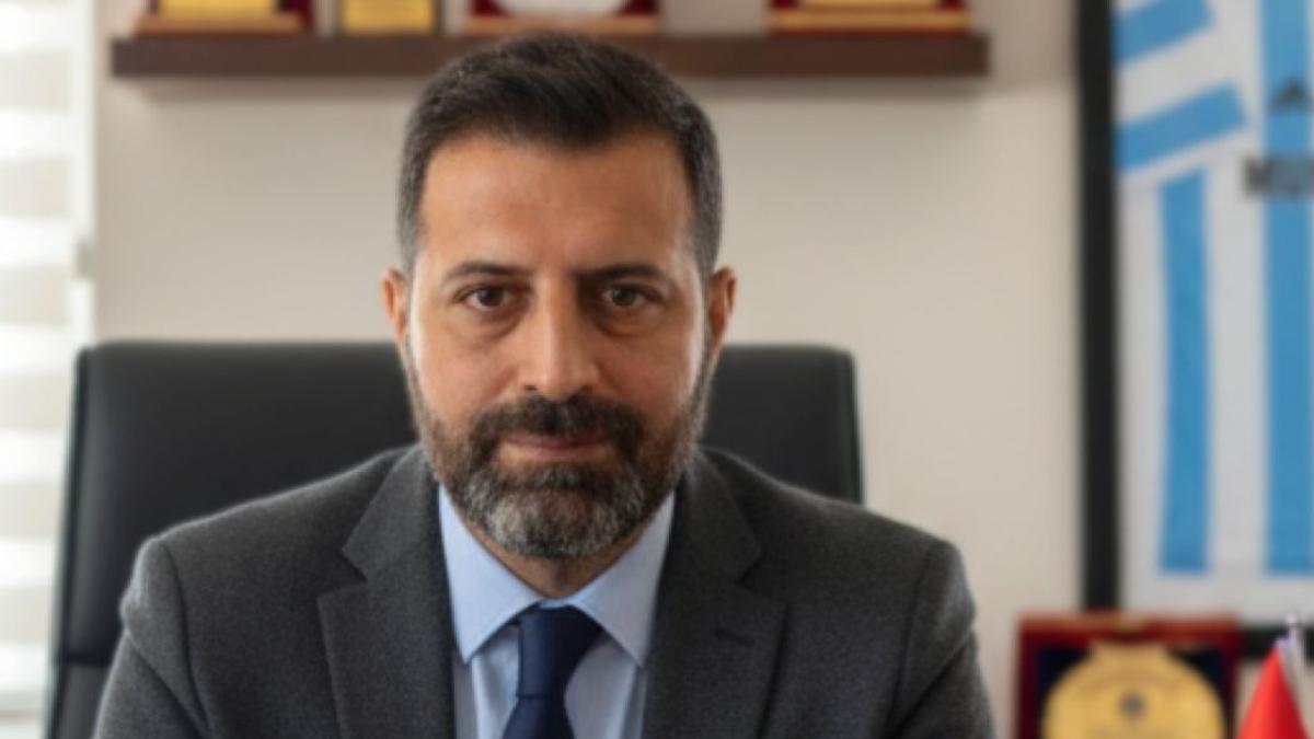 Çağdaş Genç: Köklerinden Gücünü Alan, Sınırları Aşan Bir Yaşam Hikâyesi