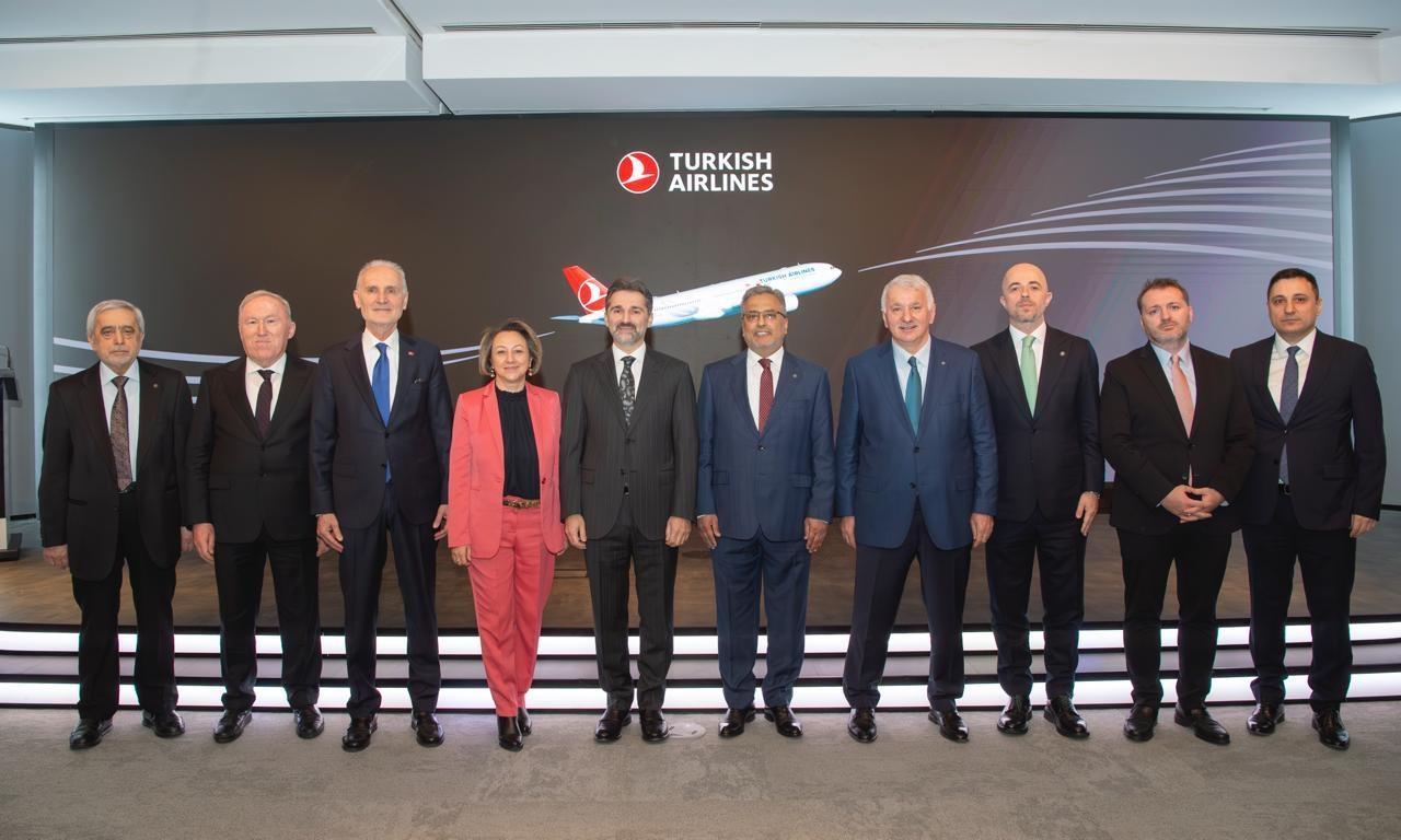 THY’de Devir Teslim Töreni: Yeni Yönetim Göreve Başladı