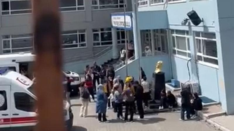 OKULDA GIDA PANİĞİ: 26 ÖĞRENCİ TAVUK DÖNER SONRASI HASTANELİK OLDU