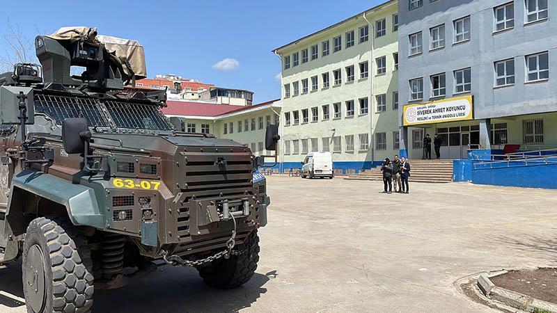 ŞANLIURFA’DA OKUL SALDIRISI: 16 YARALI, SALDIRGAN İNTİHAR ETTİ