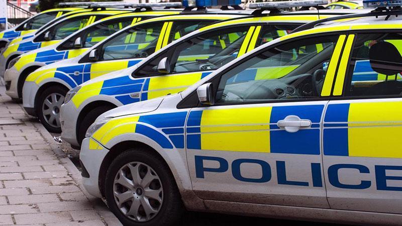 LONDRA’DA BIÇAKLI SALDIRI: 2 KİŞİ YARALANDI, ŞÜPHELİ GÖZALTINDA,