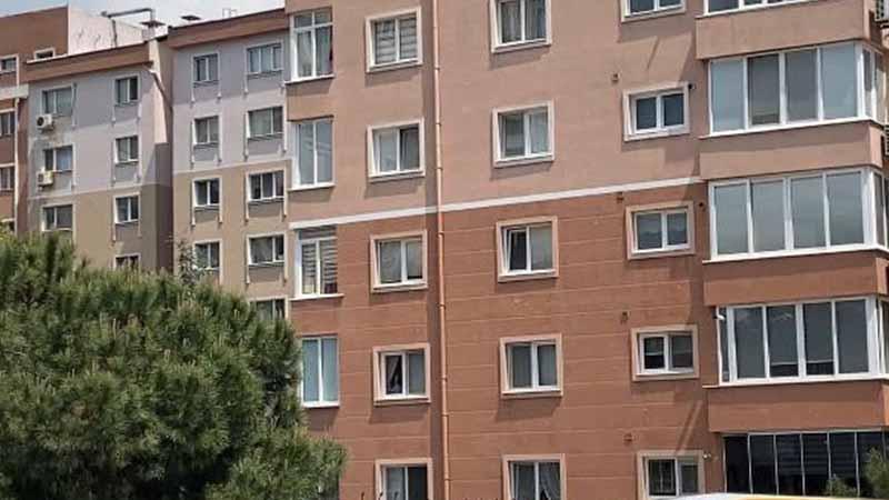 İstanbul’da Dehşet: Eşini 10 Kez Bıçaklayıp Kaçtı