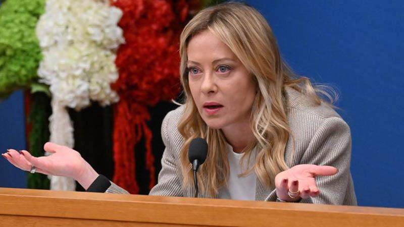 MELONİ: “İTALYAN VATANDAŞLARA MUAMELE KABUL EDİLEMEZ”