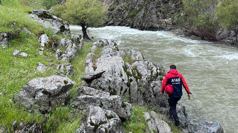 Dereye Düşen Gülsima Yıldız İçin Arama Kurtarma Çalışmaları Sürüyor
