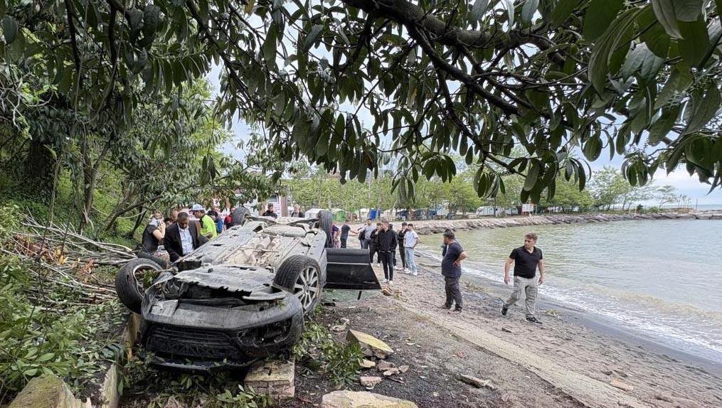 Saniyeler İçinde Dehşet: Sahil Yolunda Kaza!