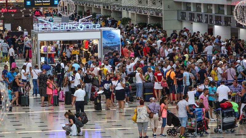 ANTALYA’DA BAYRAM HAREKETLİLİĞİ BEKLENTİSİ: 200 BİN TURİST ÖNGÖRÜSÜ