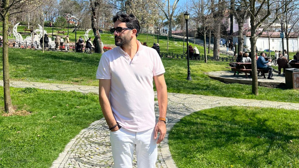 ERHAN İPEK, KUAFÖRLÜK SEKTÖRÜNDE ULUSLARARASI BAŞARILARIYLA ADINDAN SÖZ ETTİRİYOR
