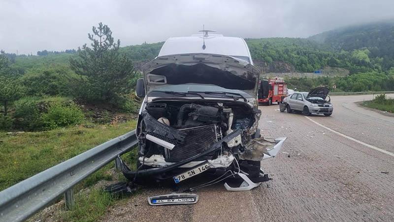 Safranbolu’da Feci Çarpışma: 6 Yaralı, O Anlar Kameraya Yansıdı
