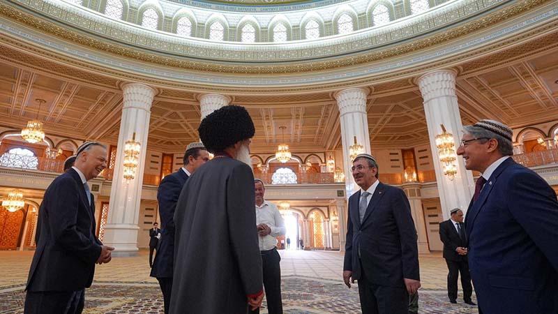 Cumhurbaşkanı Yardımcısı Yılmaz’dan Aşkabat’ta Ziyaret