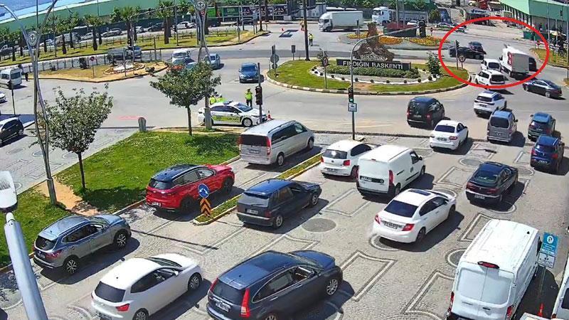 Sahil Yolunda Çarpışma: Kazanın Güvenlik Kamerası Görüntüleri Ortaya Çıktı
