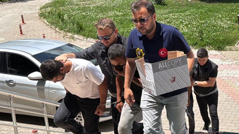 Antalya’dan Gelen Araç Durduruldu! Vites Körüğünden Uyuşturucu Çıktı