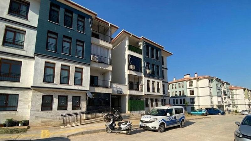 Kızının Bulduğu Kadın Hastanede Hayatını Kaybetti: Başından Vurulduğu Ortaya Çıktı