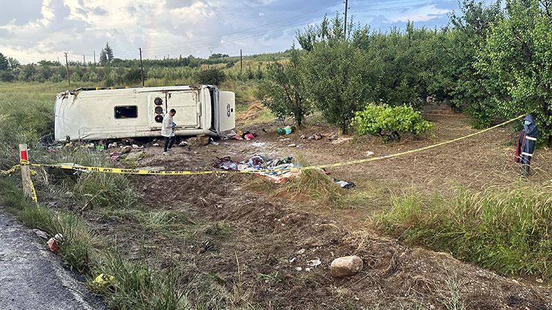 Gezi Yolu Kan Gölüne Döndü: Midibüs Devrildi, Çok Sayıda Ölü ve Yaralı Var