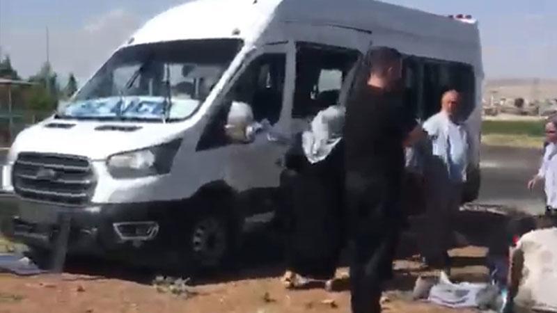 Batman’da Minibüs ve Para Nakil Aracı Çarpıştı: 5’i Çocuk 15 Kişi Yaralandı